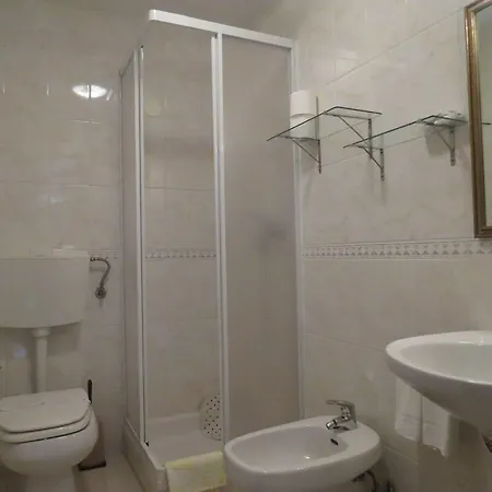 Pereira Guesthouse Cecilia Inn
